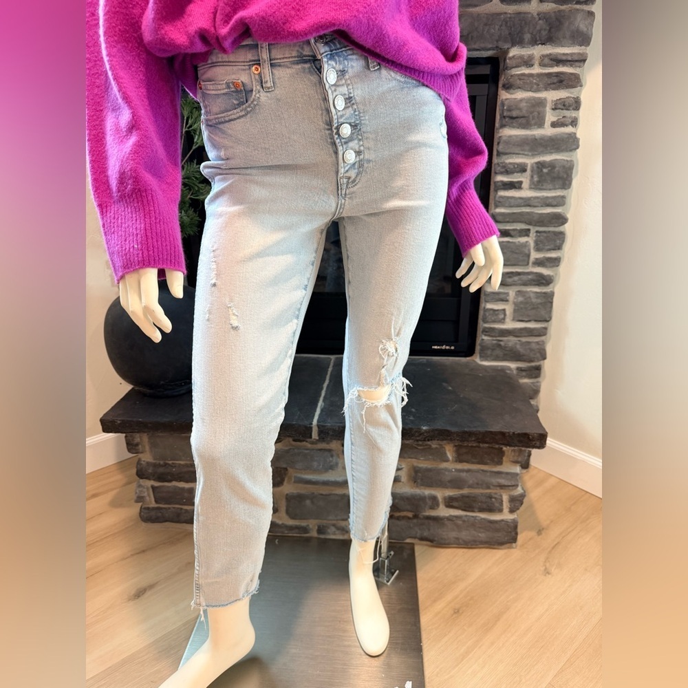 GAP Light Blue Straight Distressed Jeans - Picture 3 of 10